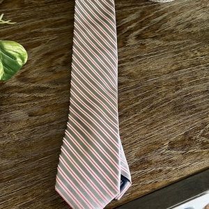 Chaps mens tie. Gray and pink silk tie.